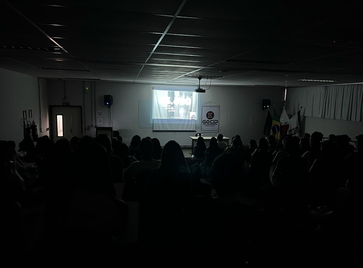 Capa da notícia Documentário “Prisioneiras - Pena: Sa