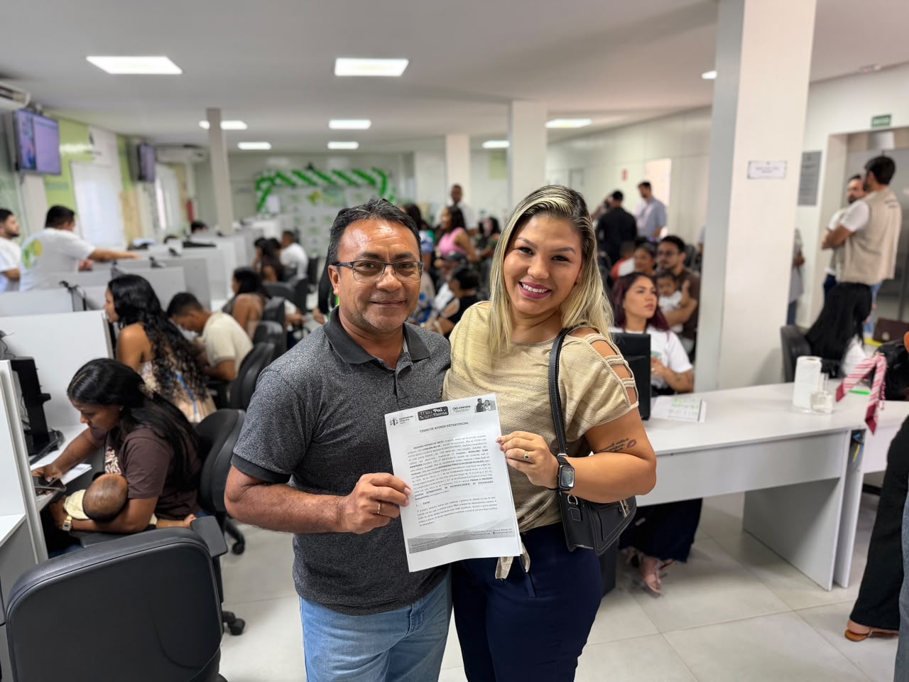 Capa da noticia Após 27 anos, filha oficializa reconhecimento de pai socioafetivo durante mutirão da Defensoria